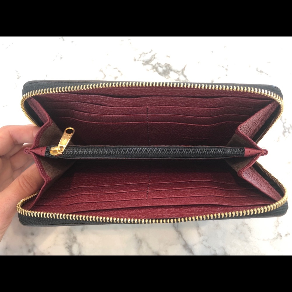 NWT! Gorgeous Python Wallet - Picture 6 of 6